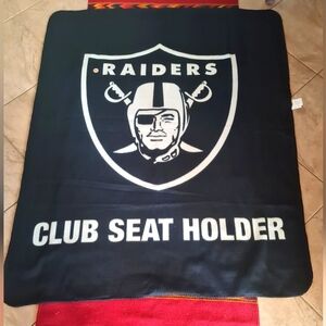 Northwest Black Fleece Blanket White Raiders NFL Football Logo EUC